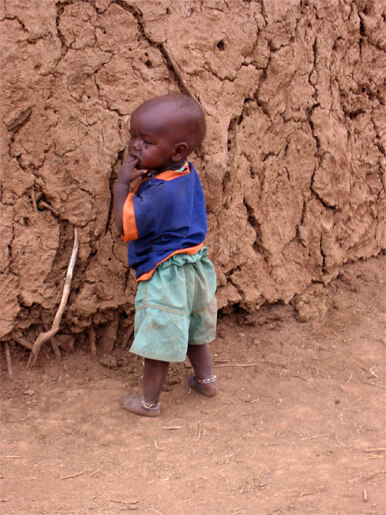Niño masai: estoy solito