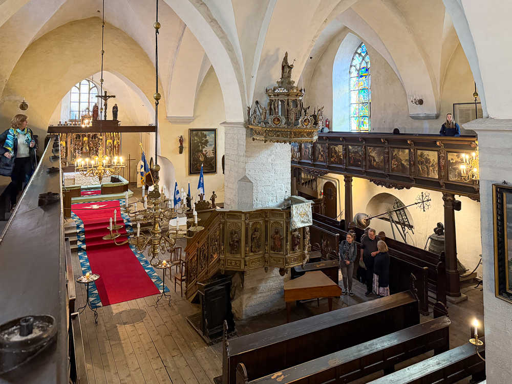 Interior de la Iglesia del Espíritu Santo