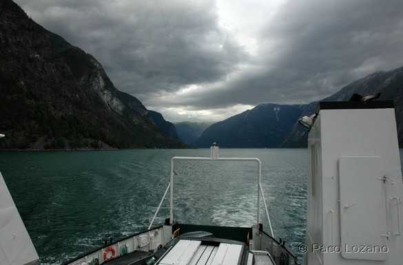 Ferry en el Fiordo de los Sueños, Sognefjorden
