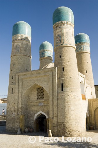 Madrasa Chor Minor, Bujará, Uzbekistán